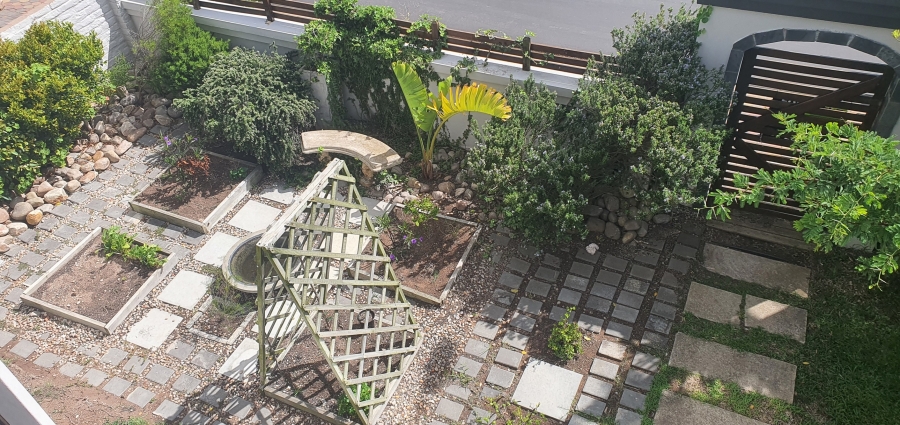 4 Bedroom Property for Sale in Linkside Western Cape